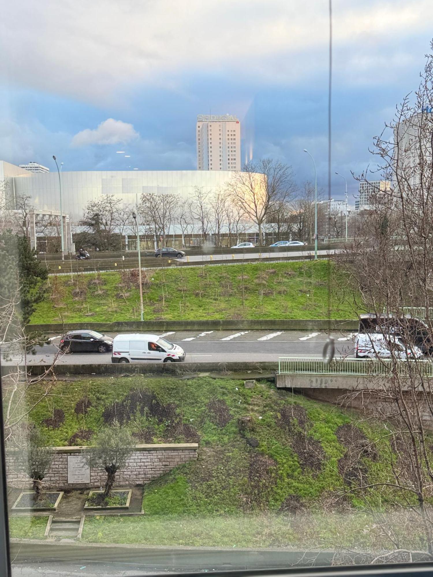 Ibis Budget Paris Porte De La Chapelle - Arena Ngoại thất bức ảnh